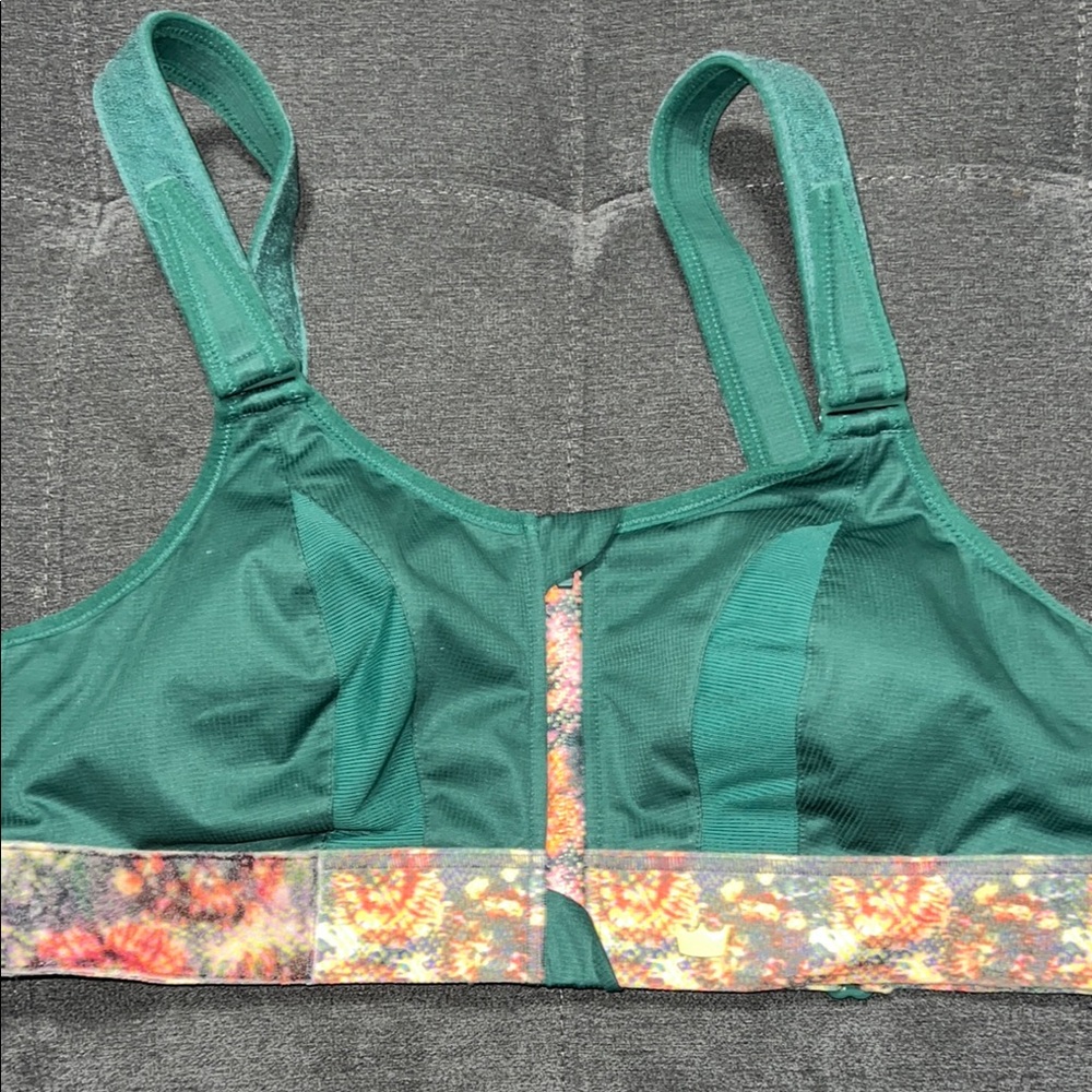 Conquer green ultimate sports bra size 1luxe